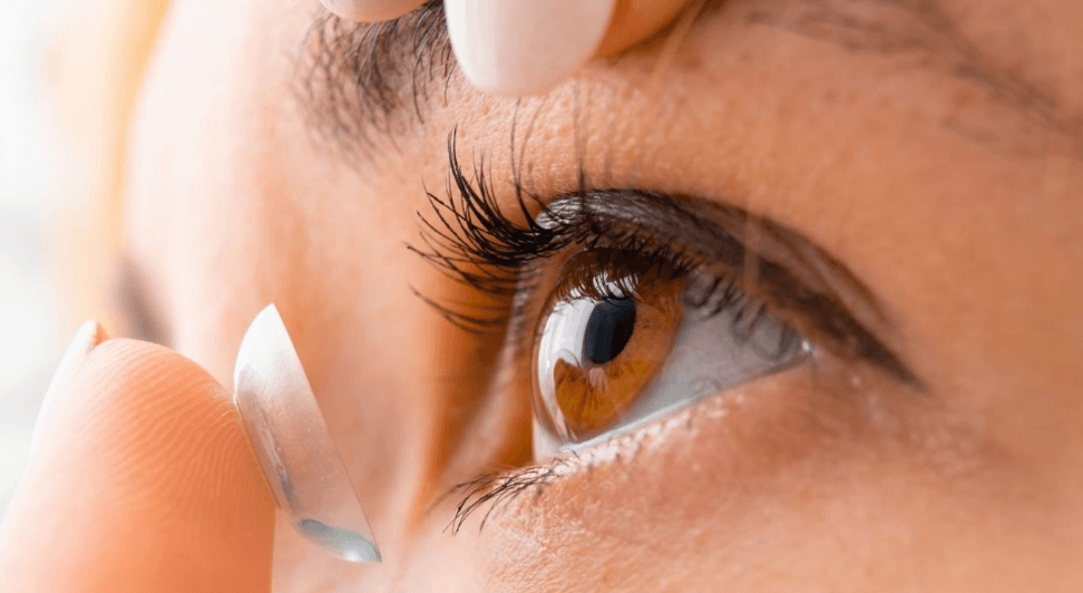 Teste de adaptação de lentes de contato: o que é e como é feito