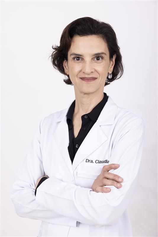 Dra. Claúdia Correia