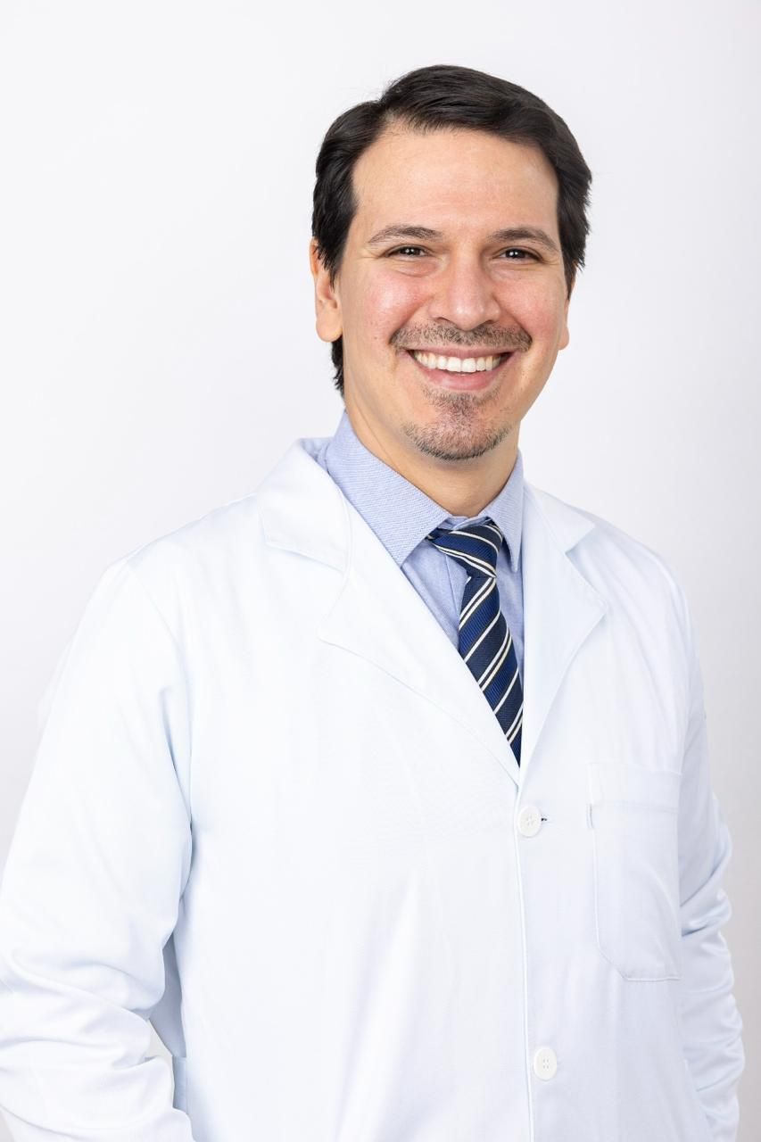 Dr. Gabriel Andrade